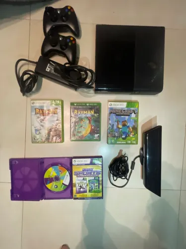 Xbox 360 Slim 500GB com Jogos (Usado)