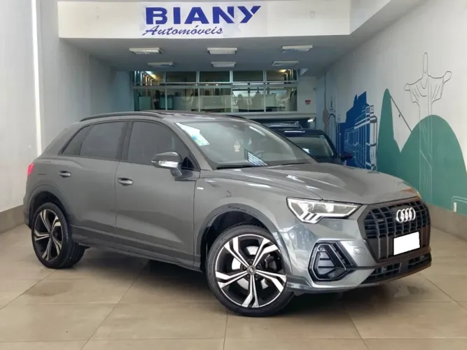 Audi Q3 SPB Perf. Black 2.0 TFSI Tipt. Quat. 2024
