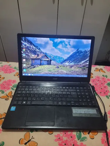 Notebook Acer Aspire E1
