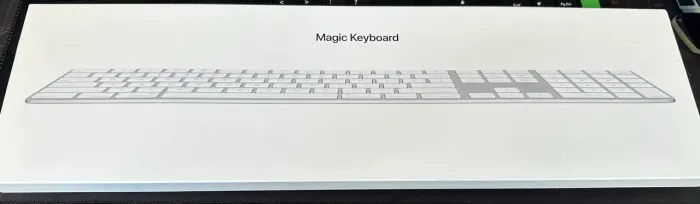 Apple Magic Keyboard com keypad numérico 