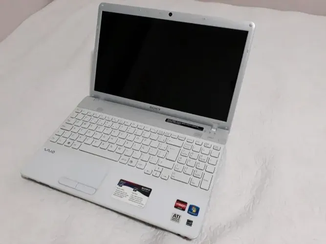 Notebook Sony VAIO PCG-61611X Funcionando