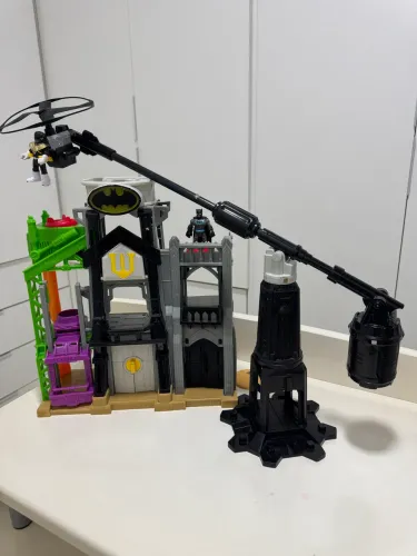 CASTELO BATMAN -BRINQUEDO IMAGINEXT- C/TORRE DE VÔO E 2 BONECOS