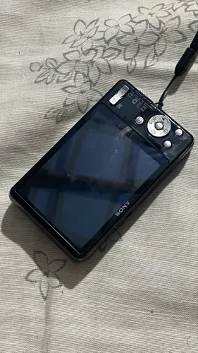 Sony Cyber-shot DSC-W690