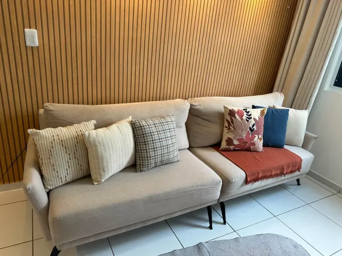 Sofá Living Milão Mola Ensacada Pés em Aço <br>Aço