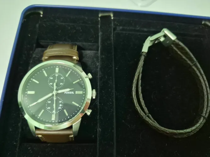 Relógio e pulseira fossil