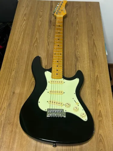 Guitarra Strinberg STS100 + Capa, Correia e Acessórios - Excelente Estado(Aceito proposta)