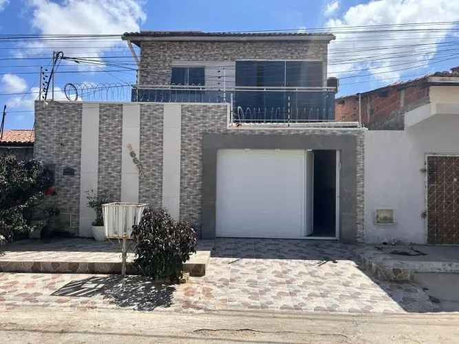 Casa Duplex de Alto Potencial em Aracati  250 m² à Venda