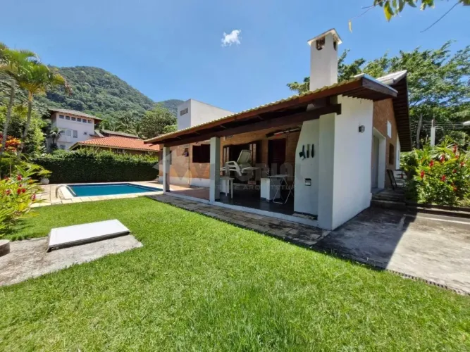 Casa com 3 dormitórios à venda, 207 m² por R$ 2.900.000 - T Pequeno - São Sebastião/SP