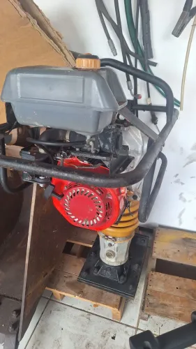Vendo compactador de solo sapinho