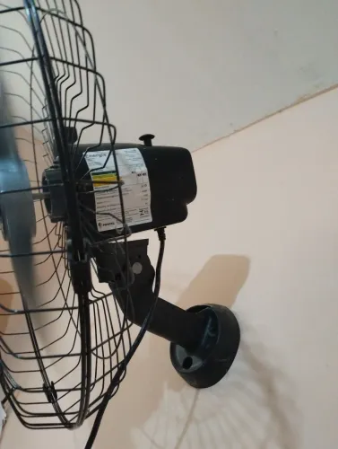 Vendo ventilador de parede