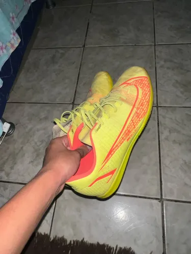 Chuteira da Nike tamanho 42