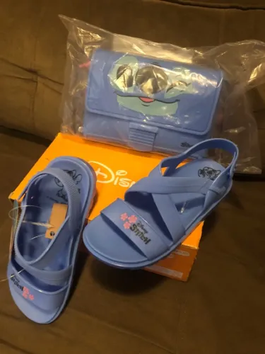 Kit Sandália Infantil Grendene Kids Stitch com Bolsinha - Tam 30 Nova na Caixa