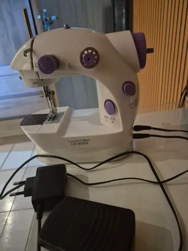 Mini Maquina de costura portátil