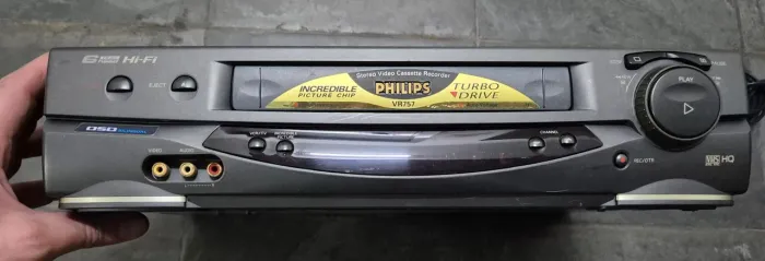 Videocassete Philips HI-FI / VR 757 6 cabeças
