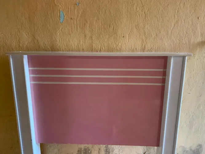 Cabeceira de cama rosa 