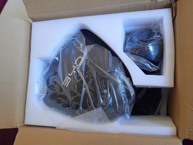 Vendo carregador AC Charging Box 7wkw, original BYD e nunca usado. Pagamento à vista