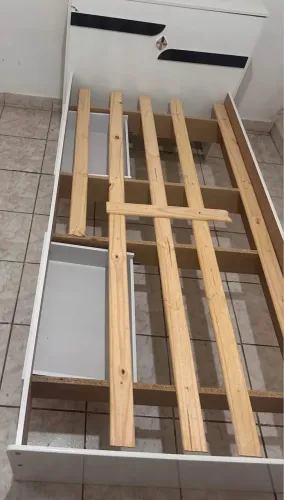 cama de solteiro com baú e gavetas - algumas avarias 