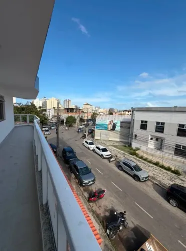 LOCAÇÃO ANUAL APARTAMENTO DE DOIS QUARTOS, UMA SUITE E VAGA DE GARAGEM EM MUQUIÇABA