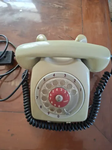 Telefone antigo