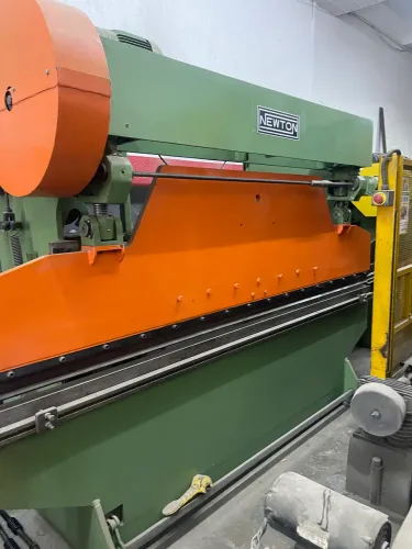 Dobradeira Newton 3 mts 40 ton buchas novas impecável