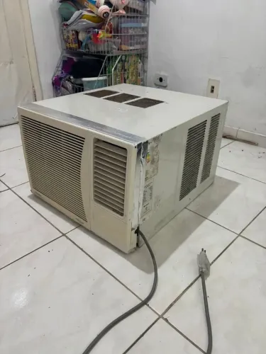 Ar condicionado de janela 10.000 btus 127 v