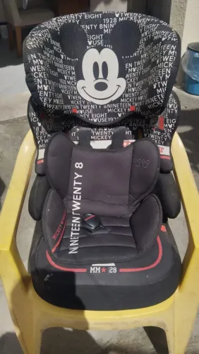 Cadeirinha de criança carro