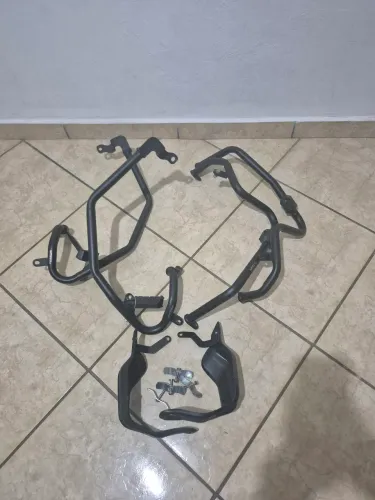 Protetor de carenagem e de mão