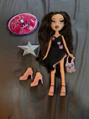 Boneca Bratz dana girls nite out