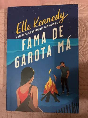 Livro Fama de Garota Má - Elle Kennedy