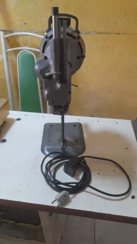 Máquina de Cortar Tecido Faca Vertical 8" Sun Special SS-900W - 220V