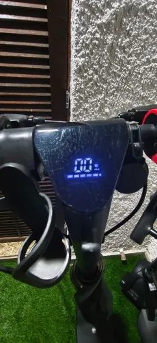 Patinete elétrico MOTUS 700W 38Km/h 40km Autonomia. Rodas 10plg.