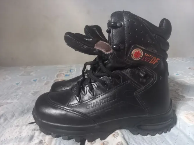 Coturno/bota
