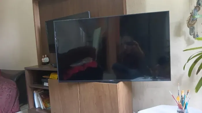 Vendo peças de tv nova TELA QUEBRADA