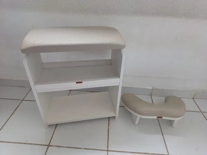 Apoio de pé e mão para manicure 