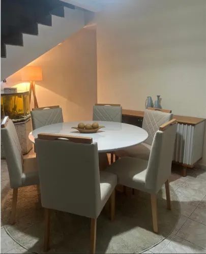 Mesa de Jantar Redonda com 6 cadeiras