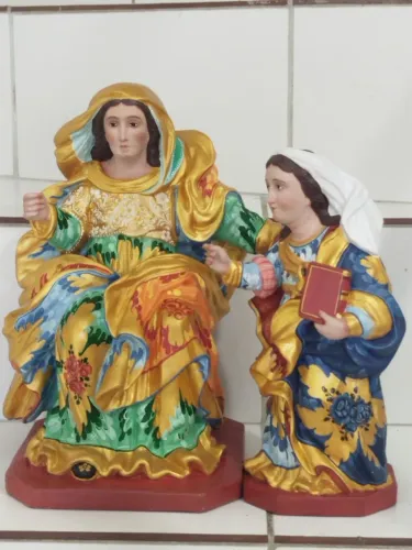 Santa'Ana Mestra em gesso