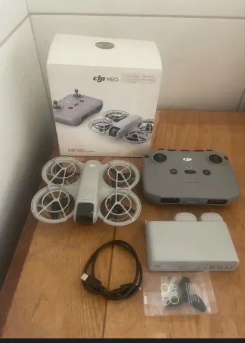 Drone DJI Neo Combo Fly More com Controle s/Tela