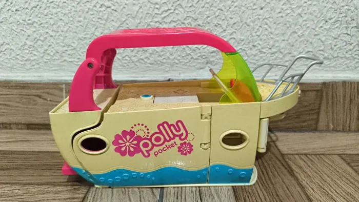 Iate de Festas da Polly Pocket (lançado pela Mattel em 2008)