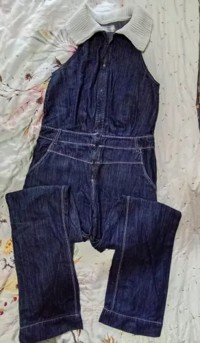 Macacão MORENA ROSA jeans tam G por R$80,00