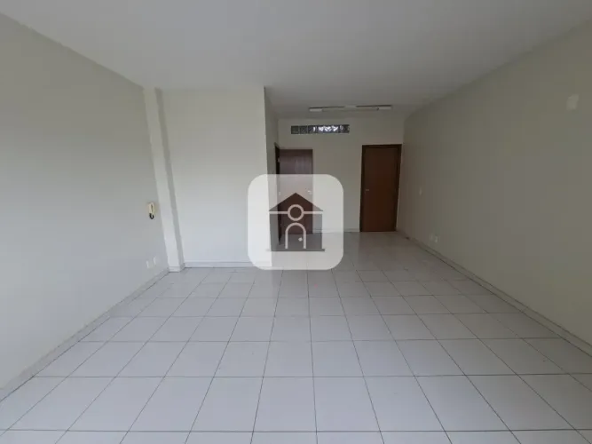 Sala comercial disponível para locação no bairro Presidente Roosevelt