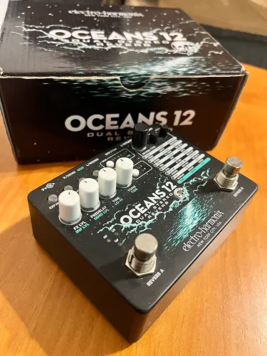 Electro-Harmonix Oceans 12 Dual Reverb