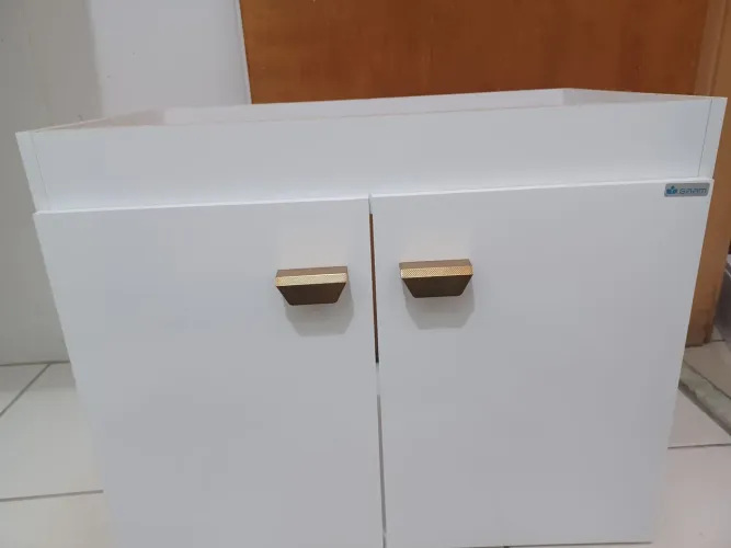 Gabinete de banheiro com pia