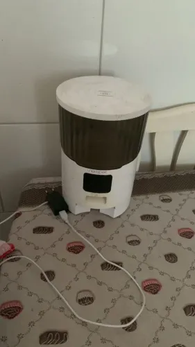Alimentador automático para cães pequenos - Wifi e bateria
