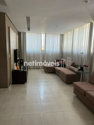 Amplo apartamento de 4 quartos em prédio com elevador á venda no Padre Eustáquio