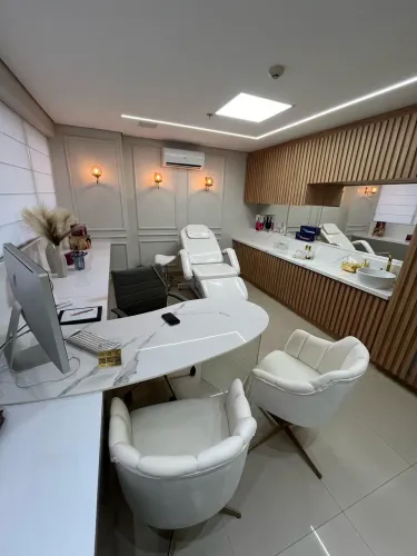 Sublocação de Sala/Clínica de Estética em Funcionamento pronta para Uso