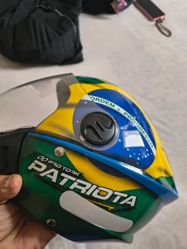 Capacete