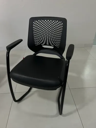 4 Cadeiras de Recepção / Escritório - Ótimo Estado