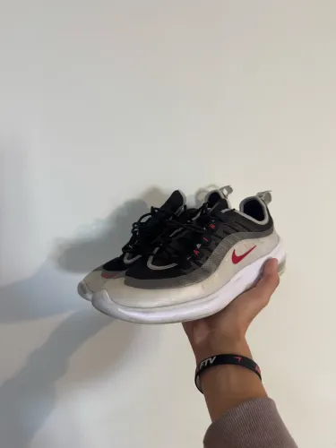 Nike Air Max Axis 