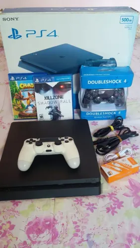PS4 Slim 500g 2 Controles