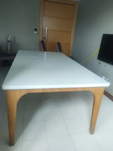 VENDO MESA TAMPO VIDRO. 2 m x 1,10. Brinde 4 cadeiras. PG a vista. PREF. Comprador Campos 